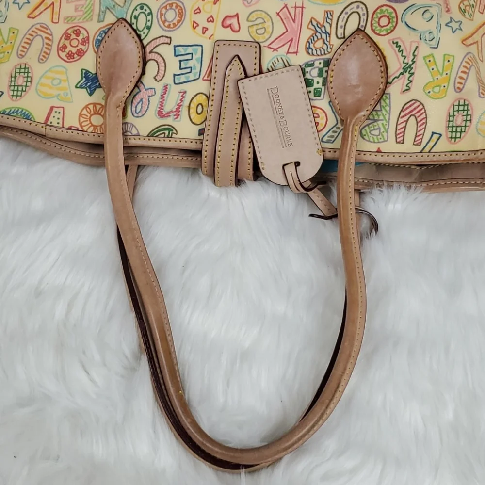 Dooney Bourke cream shoulder leather purse bag